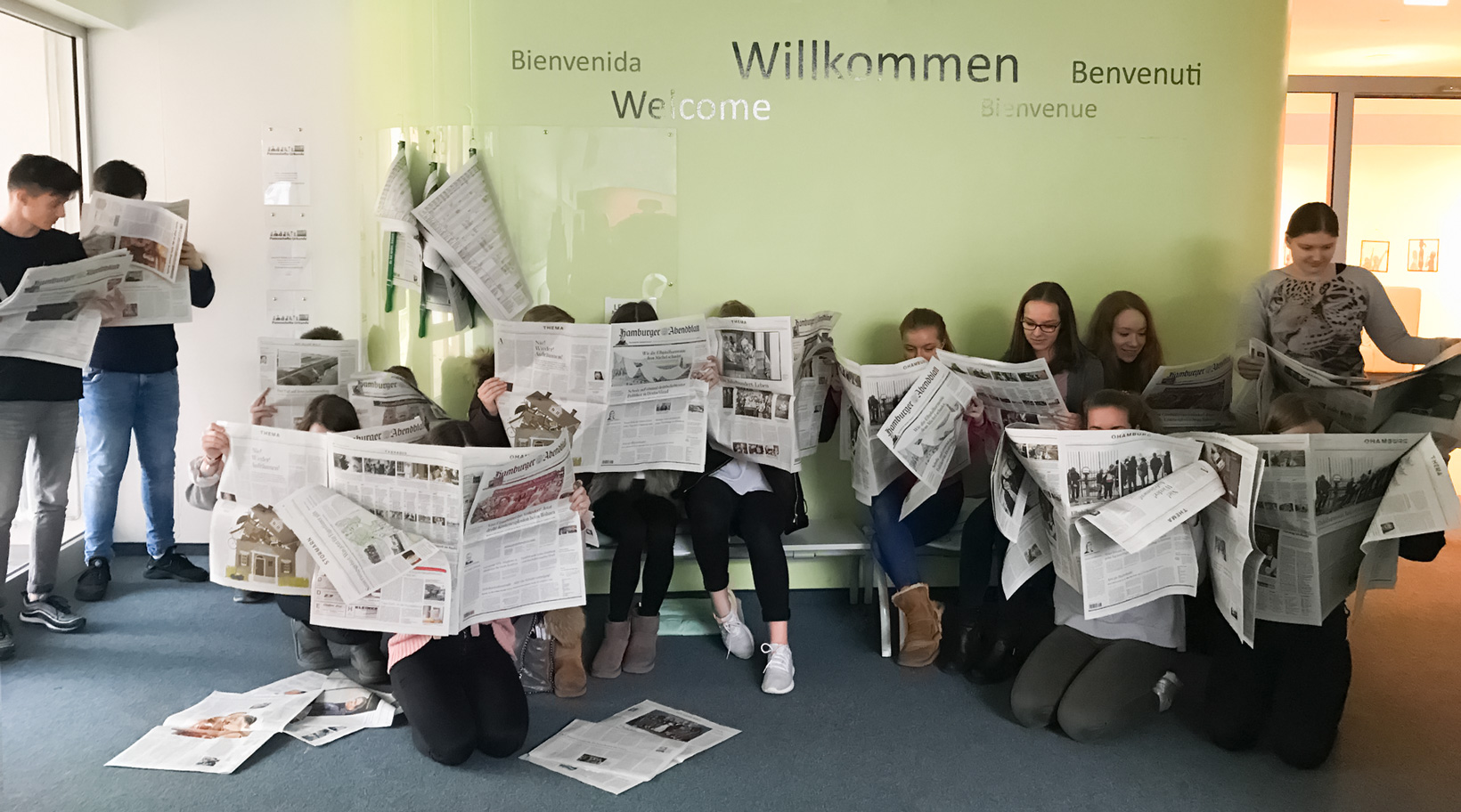 Schüler des Emil-von-Behring-Gymnasium lesen gesponserte Zeitung